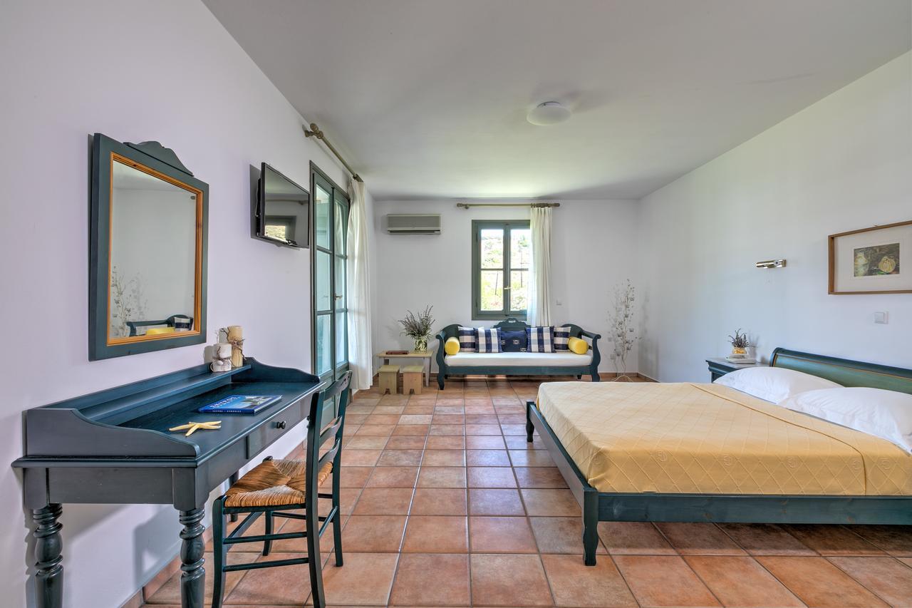 Dioni Hotel Skýros Eksteriør bilde